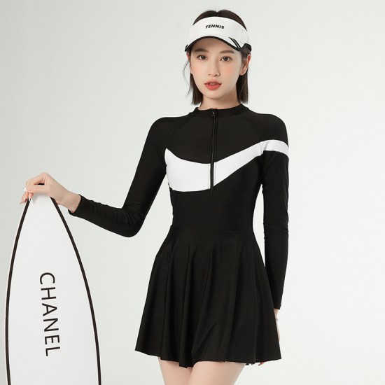 New long-sleeved split skirt style plus size sexy swimsuit for women covering belly, slimming small breasts and gathering conservative square angle hot spring