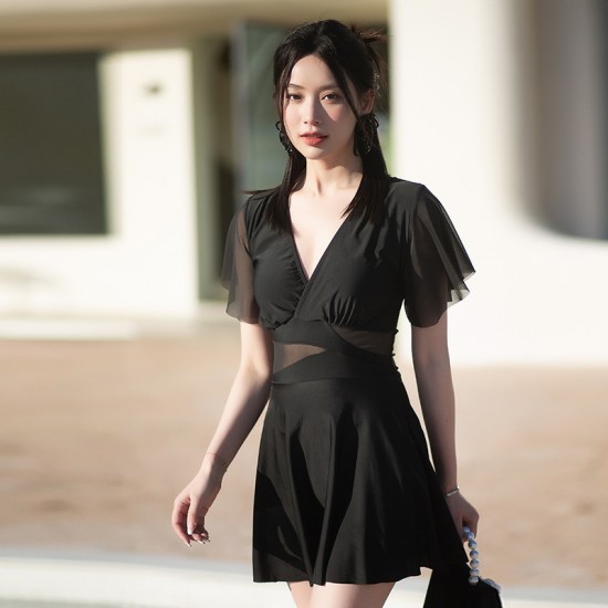 New one-piece skirt-style swimsuit for women covering belly, slimming and sexy, small breasts gathered, square-angle hot spring swimsuit