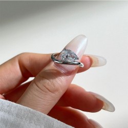 European and American new s925 sterling silver moissanite diamond ring for women, inlaid with pear-shaped ice flower cut diamond, fashionable and beautiful ring