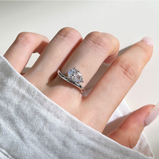 European and American new s925 sterling silver moissanite diamond ring for women, inlaid with pear-shaped ice flower cut diamond, fashionable and beautiful ring