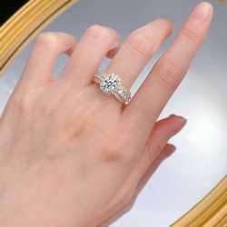 Cross-border moissanite ring S925 silver 1.5 carat 6*8 oval egg-shaped palace style two-color small waist diamond ring