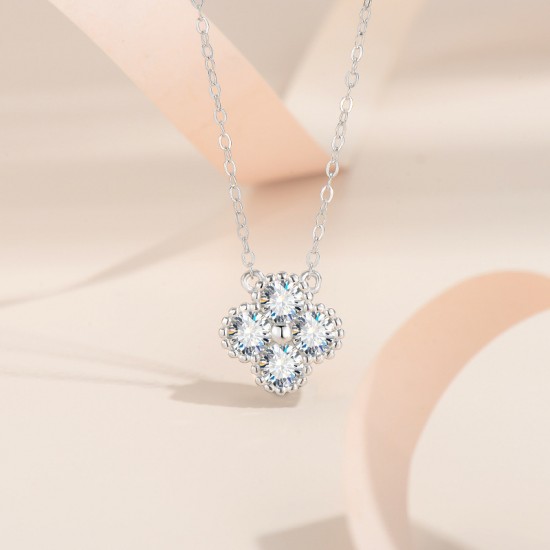All-over sterling silver S925 moissanite four-leaf clover necklace rose gold vibrato popular high-end clavicle chain moissanite
